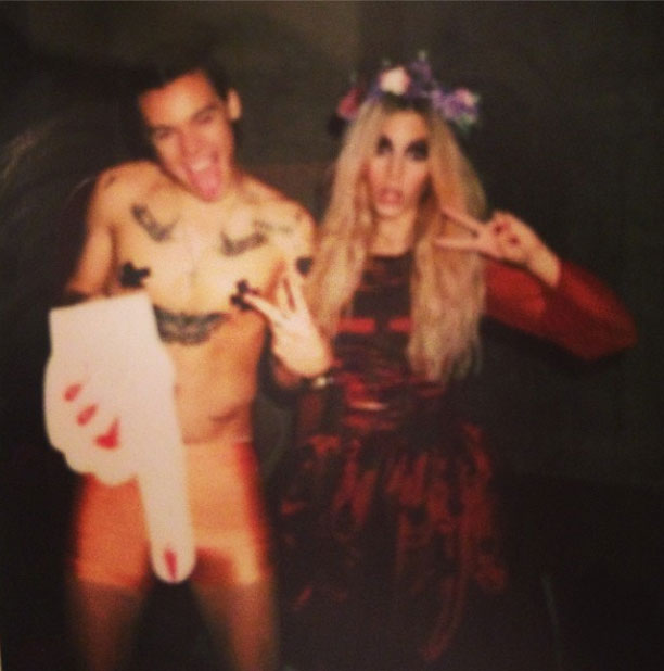 Harry-styles-miley-costume